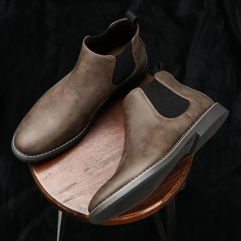 Elastic side panels