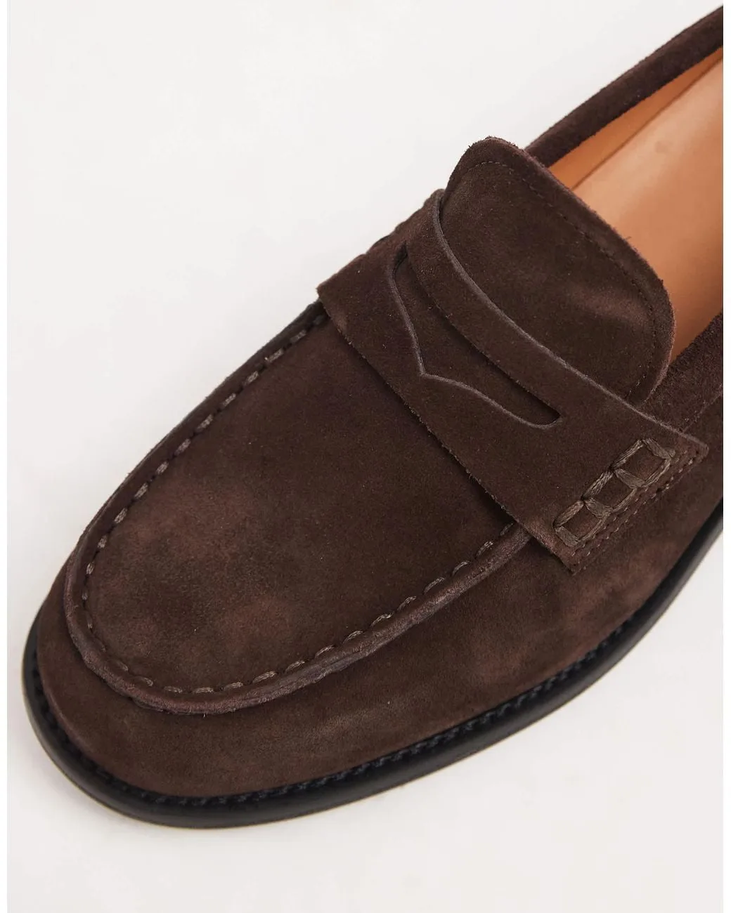 Loafers: Effortless Cool for Any Occasion