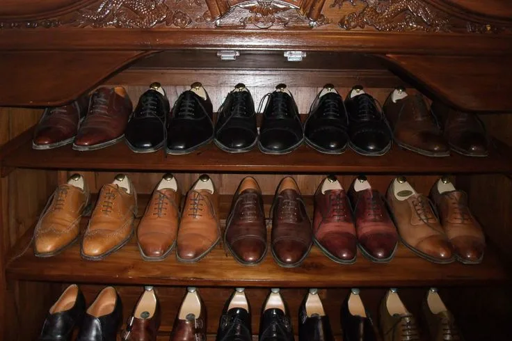 What are dress shoes?